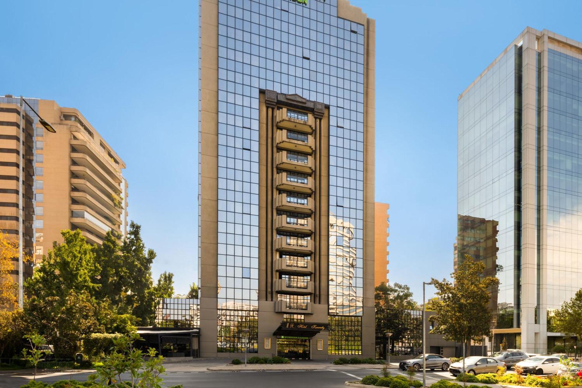 Hotel Wyndham Garden Santiago Kennedy Exterior foto